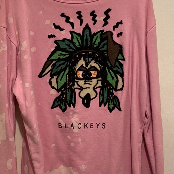 COPY - Black key sweatshirt - Picture 2 of 5